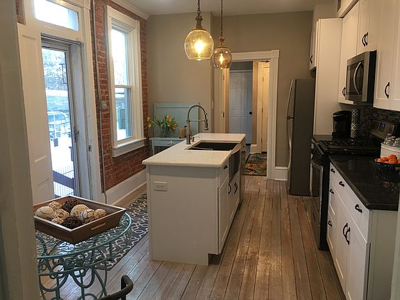 Granite with Quartz island 