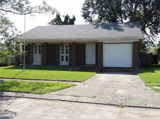 2605 Highland Dr W, Gretna, LA 70056
