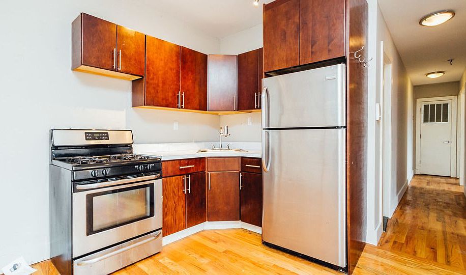 1st image of 846 Prospect Pl APT 17