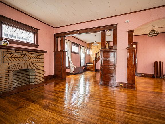 5th image of 44 Poultney Ave