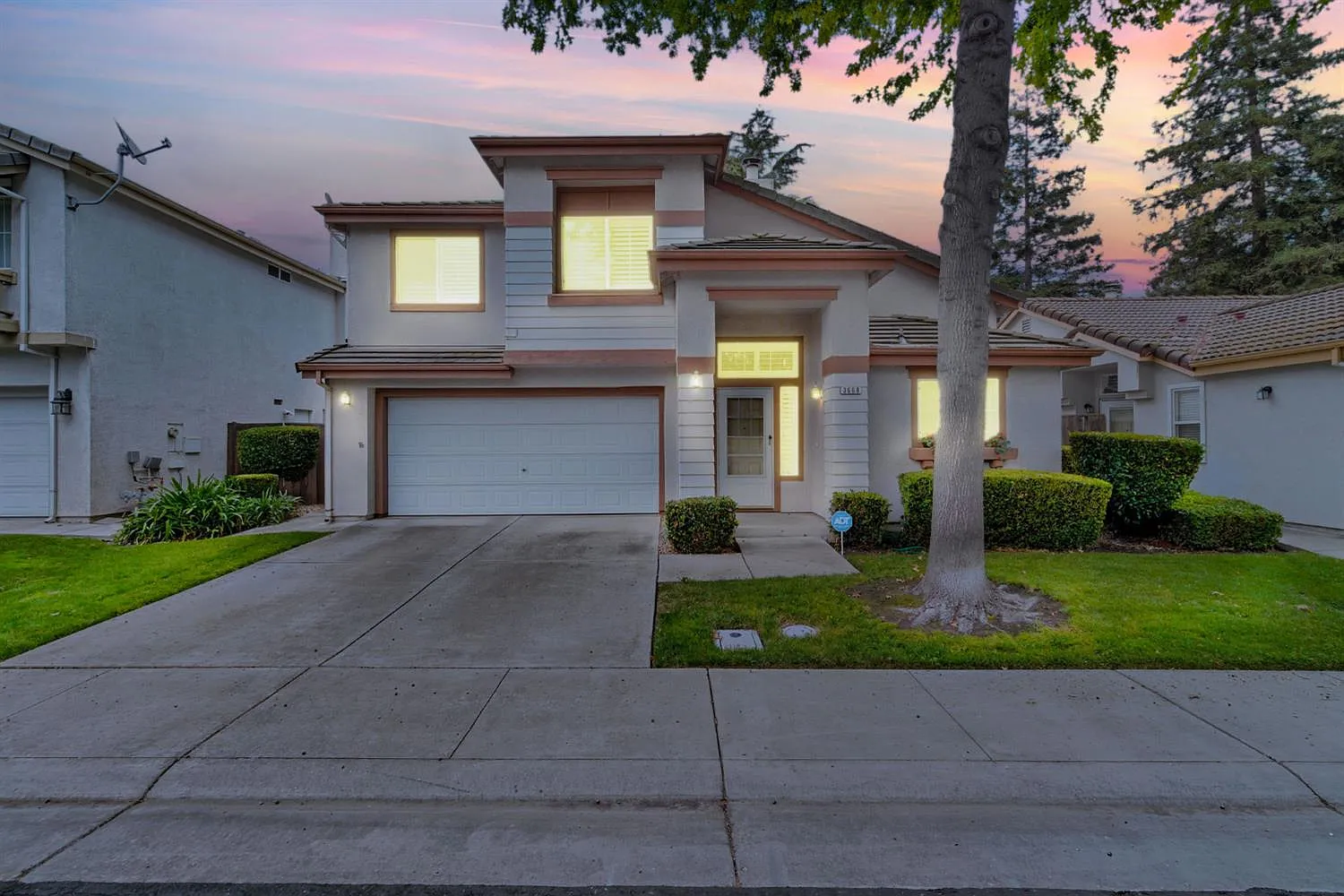 3668 Whispering Creek Cir photo 1