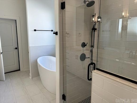 5th image of 132 Woodlands Park Dr