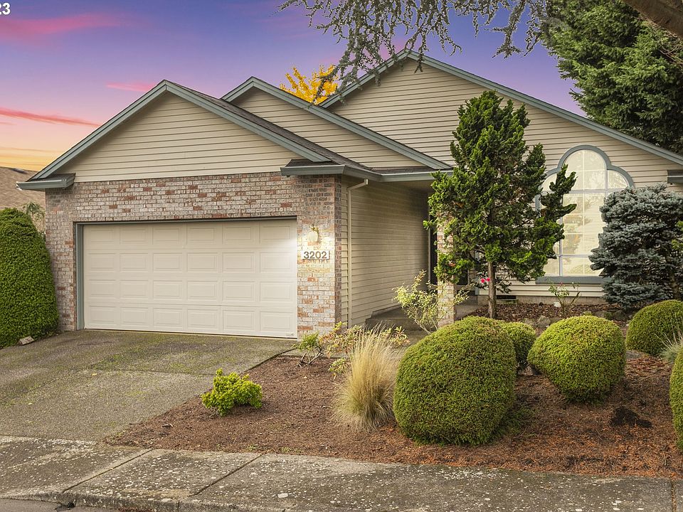1st image of 3202 SE 154th Ave