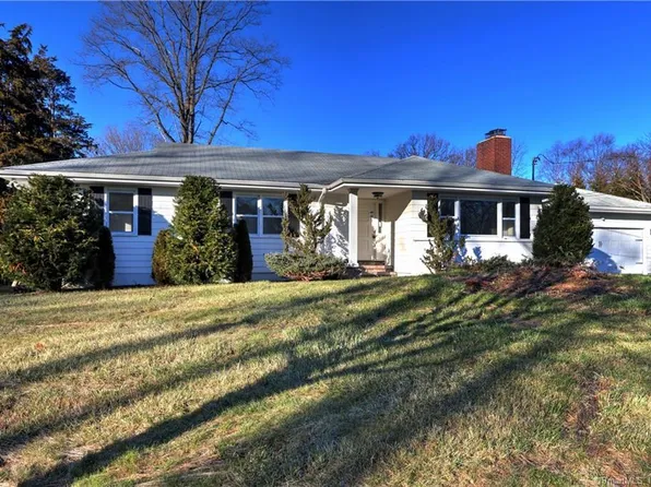 28 Kingston Road, Trumbull, CT 06611