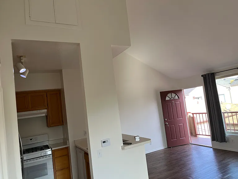 2532 S Centinela Ave #7 — Photo 1