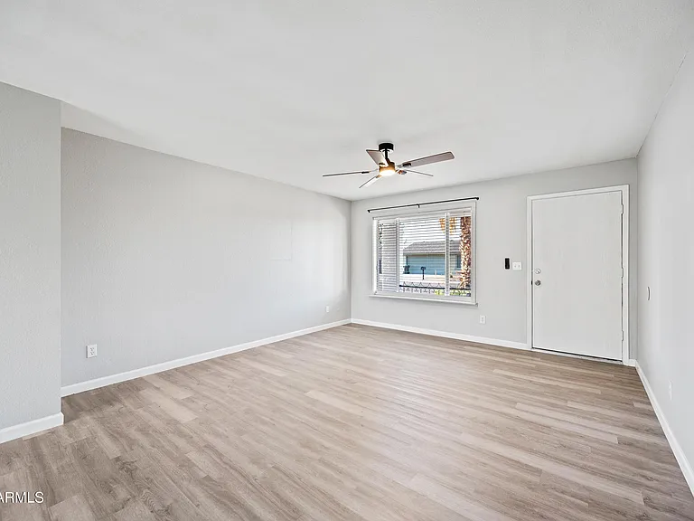 3409 E Campo Bello Dr — Photo 3