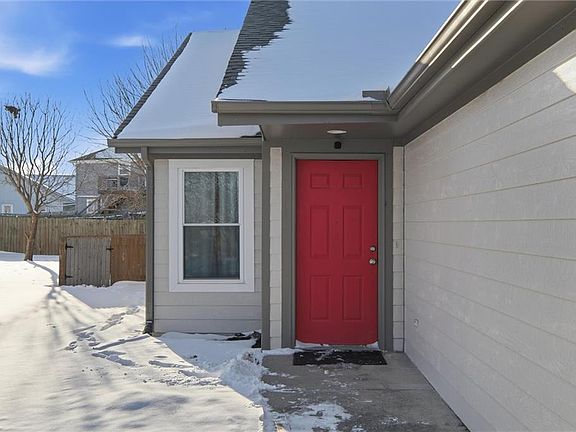 3rd image of 312 S Stone Creek Dr