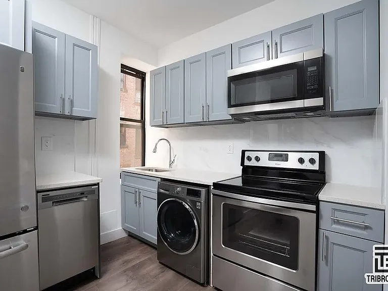 1719 E 8th St #1N — Photo 3