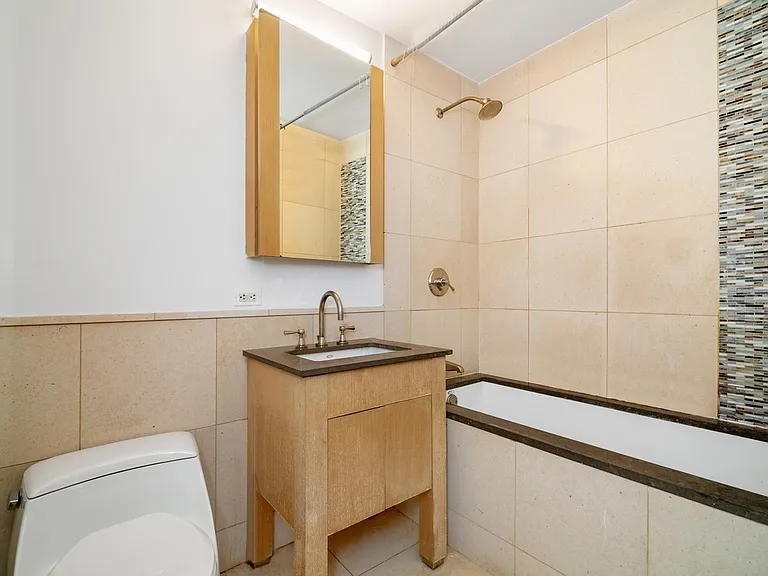 350 W 42nd St #25C — Photo 11