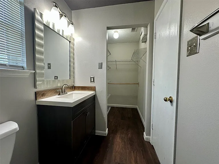 8607 Heather Bluff Ct — Photo 17