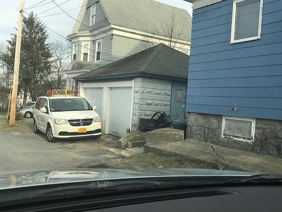 2nd image of 567 Howard St