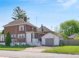 448 Queen St, Chatham Kent, ON N7M 2J3