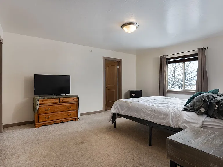 1132 Cruiser Ln #F — Photo 14
