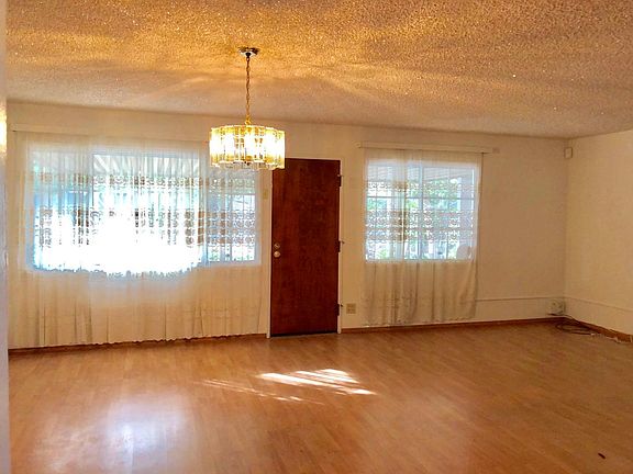 4th image of 1085 Forestdale Ave