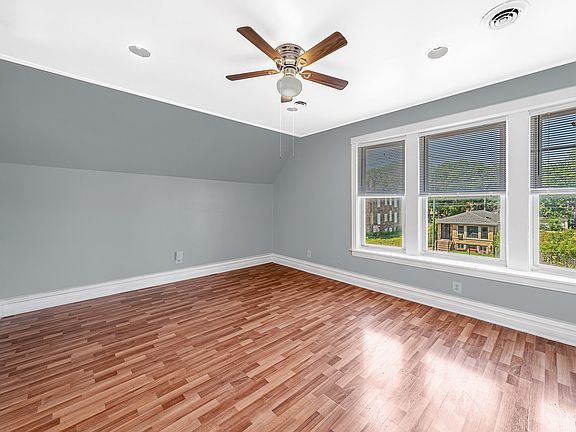 3rd image of 6527 S Damen Ave