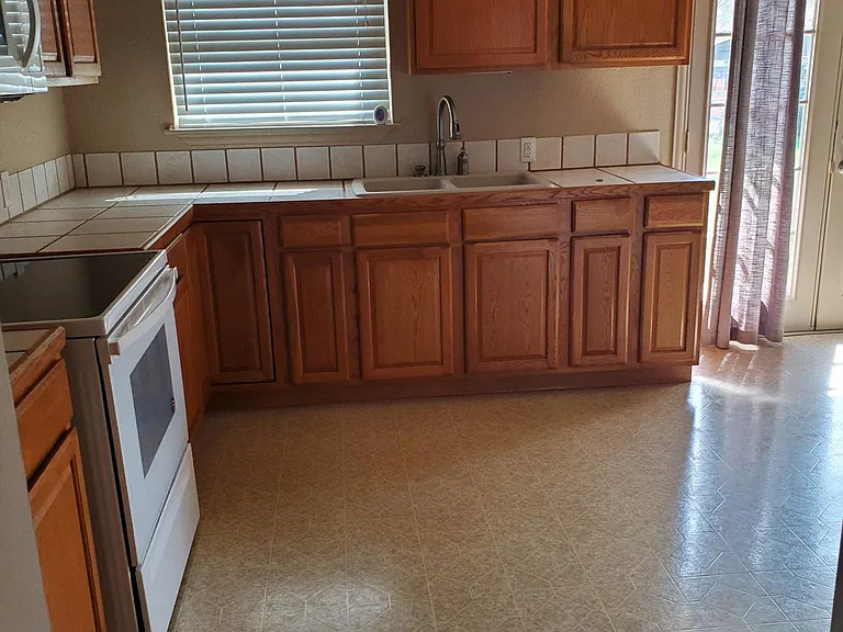 1414 Estes Dr — Photo 3