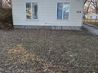 709 SW Watson Ave, Topeka, KS 66606
