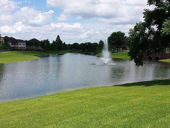3rd image of 5415 Drakeview Ct