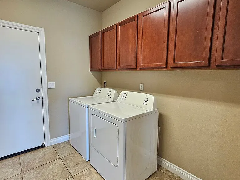 18187 Kodiak Bear Ct — Photo 26