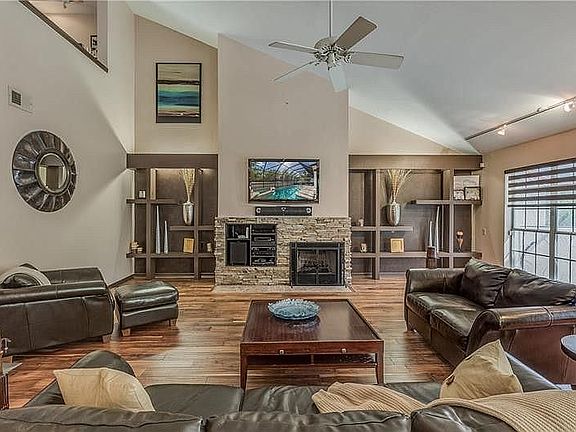 3rd image of 2969 La Concha Dr