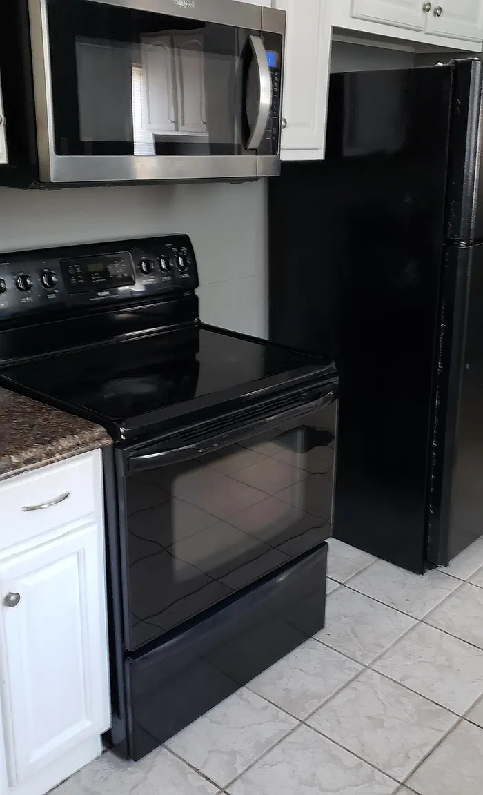 5 bed, 2.0 bath, 1583 sqft, $2,600 — Photo 3