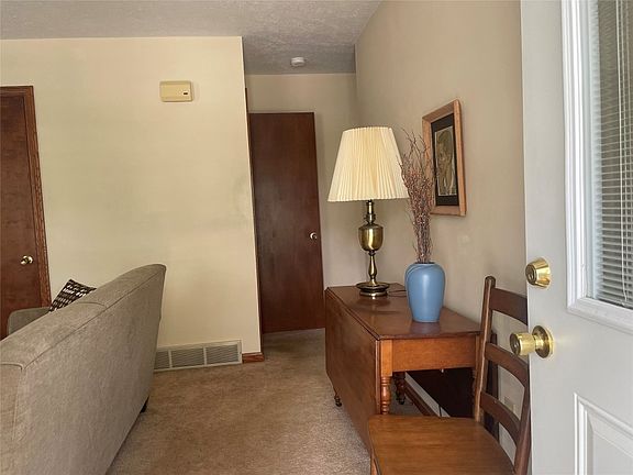 4th image of 4010 Greenway Dr #20