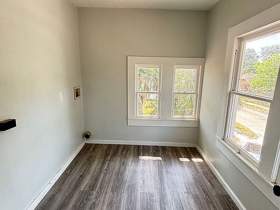 5th image of 726 35th Ave S #B