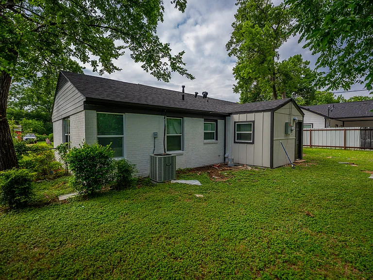 2465 Garapan Dr — Photo 5