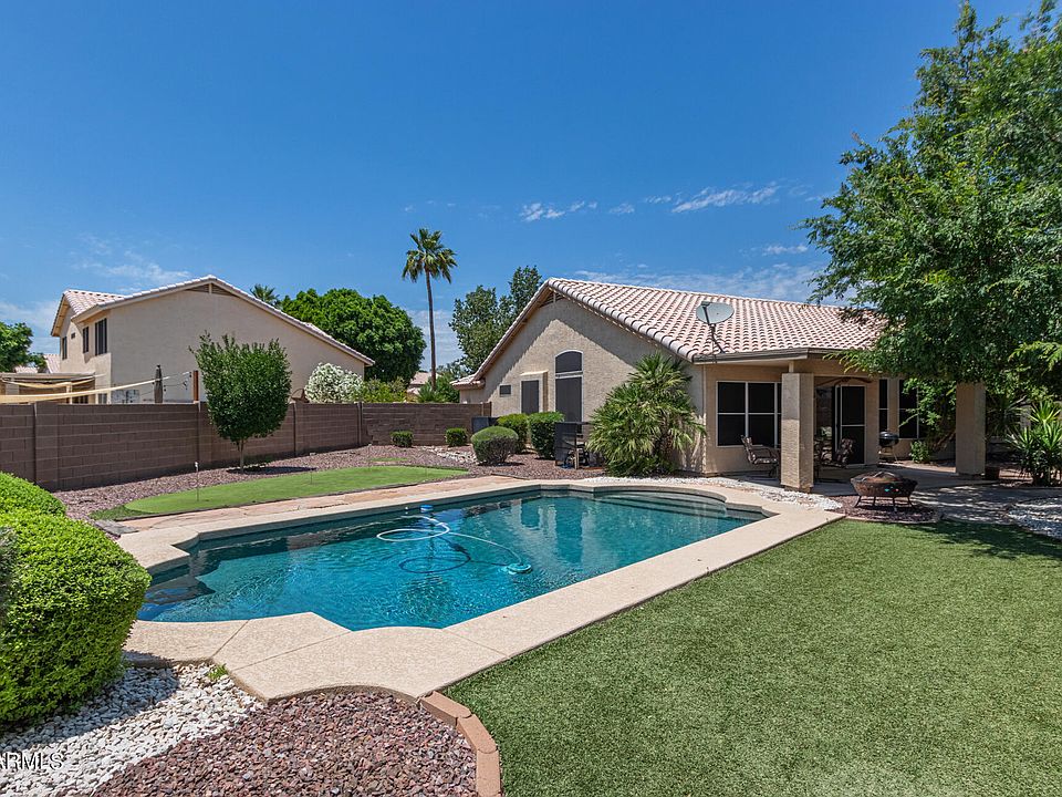 1st image of 389 E ARABIAN Drive