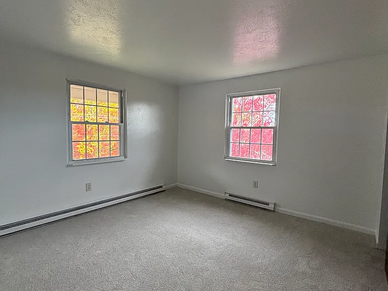 Governor Weare Apartments — Photo 28