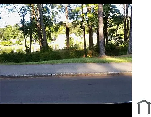 1989 W Lakeside Dr — Photo 2