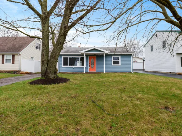 716 Juniper Rd, Valparaiso, IN 46385