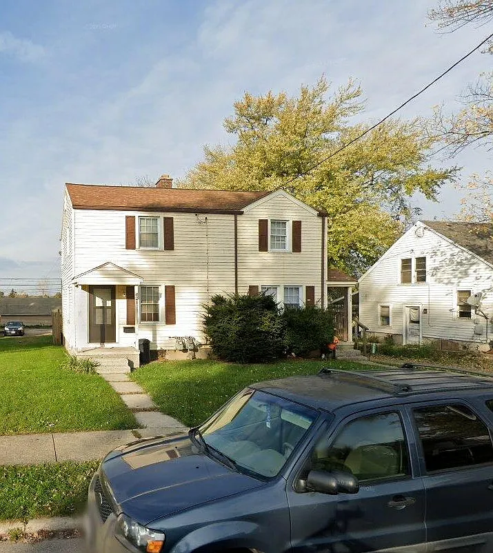 621 Universal Ave #621 photo 1