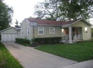 831 Schiller St, Elgin, IL 60123