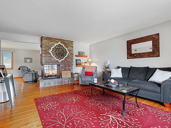 3rd image of 8544 W 143rd Pl