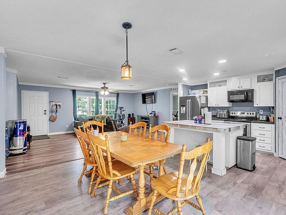 3rd image of 113 San Lucas Ln