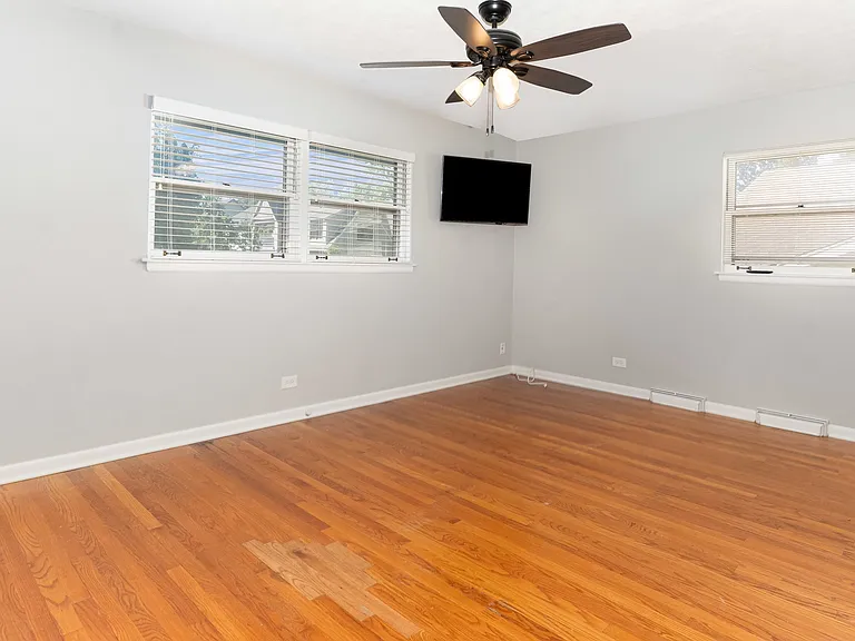 707 Thornwood Dr — Photo 11