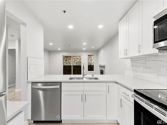 2nd image of 515 Newport Way NW APT B6