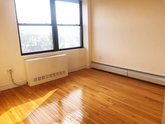 3rd image of 14-34 31st Ave #5A