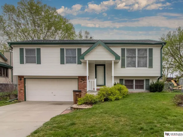 811 Glenridge Rd, Lincoln, NE 68512