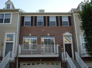 5 Dempsey Ct, Jersey City, NJ 07305
