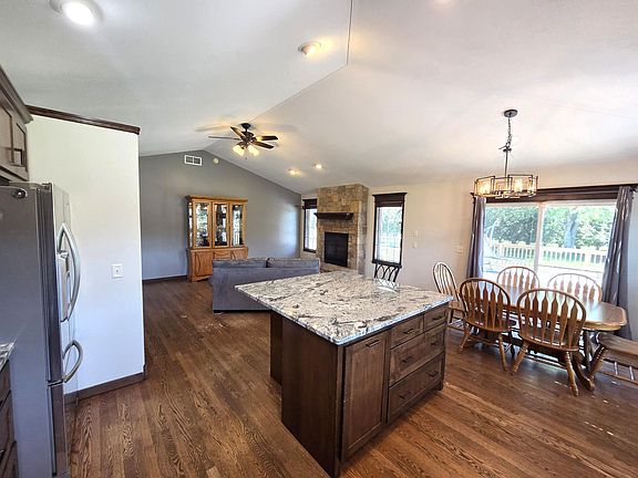 5th image of 1816 Case Ln