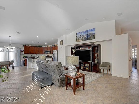 5th image of 3124 Prairie Princess Ave