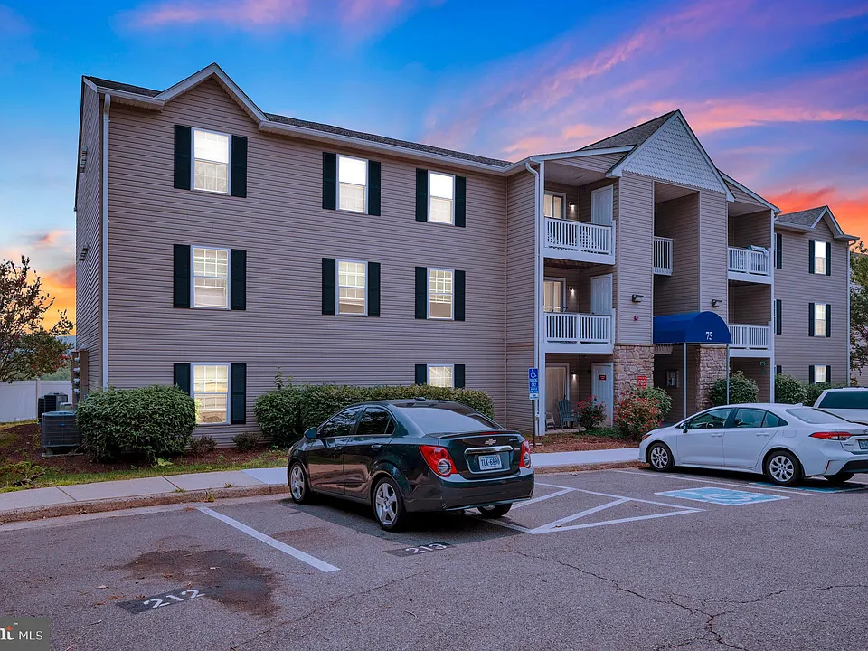 75 Fern Oak Cir #303