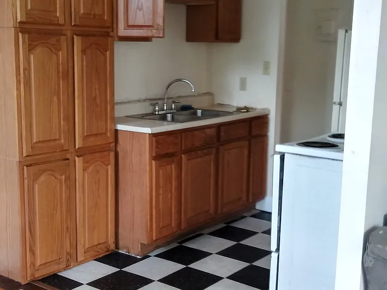 2246 Burnet Ave #5 — Photo 5