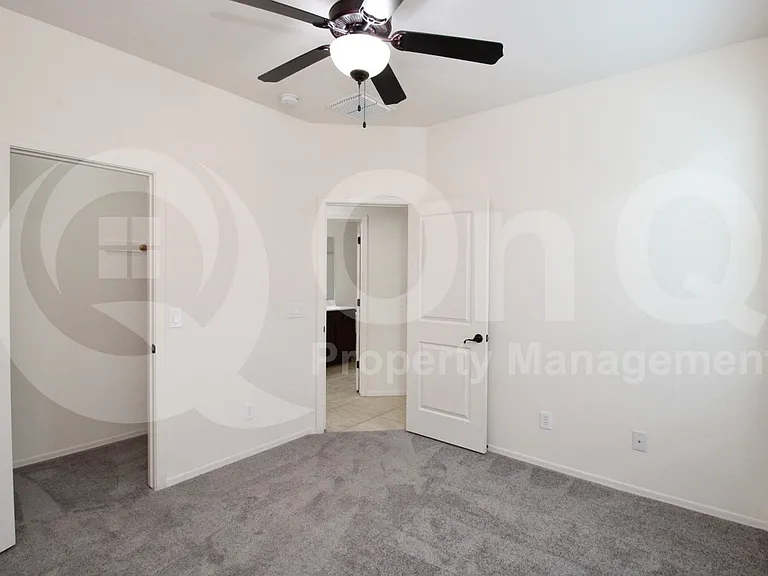 2980 E Ridgewood Ln — Photo 16