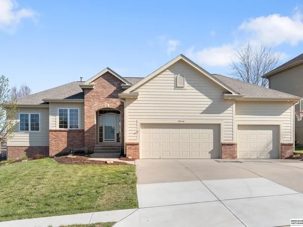19346 I St, Omaha, NE 68135