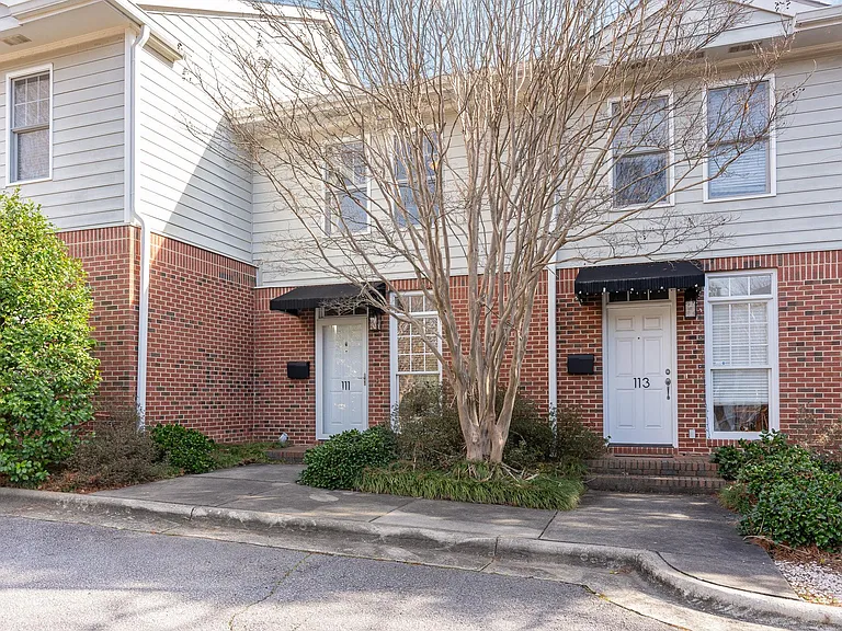 111 Ellington Oaks Ct — Photo 2
