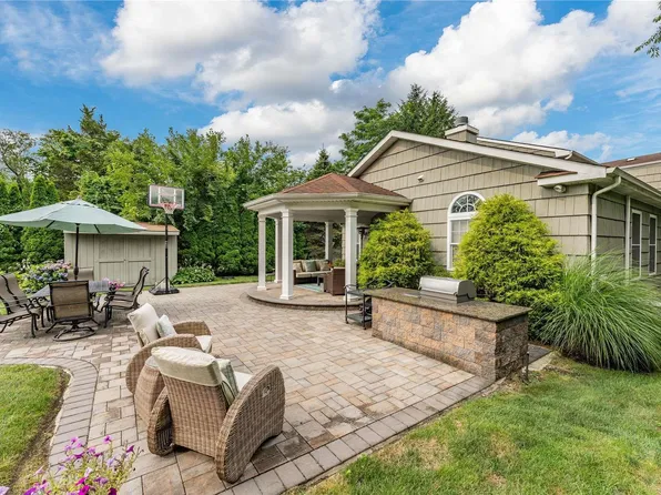 44 Old East Neck Road, Melville, NY 11747