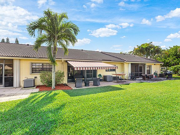 3rd image of 6846 Bridlewood Court